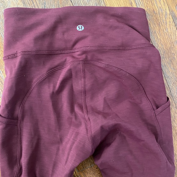 Lululemon invigorate 23" crop high rise Heather Ed merlot size 2 - Picture 4 of 4